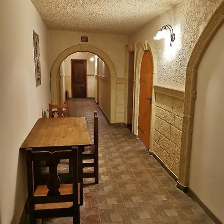 London Szallo Hostel Dabas