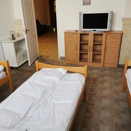 London Szallo Hostel
